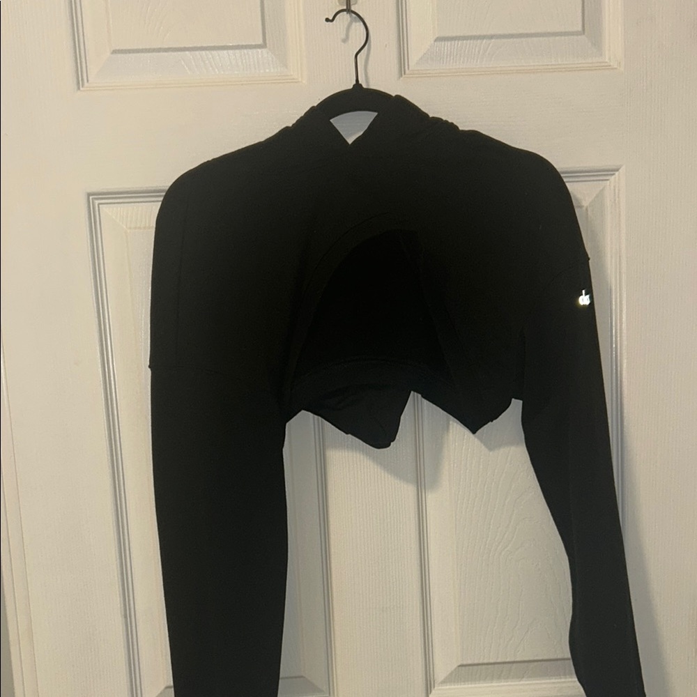 ALO Yoga Black Cropped Long Sleeve Sweatshirt